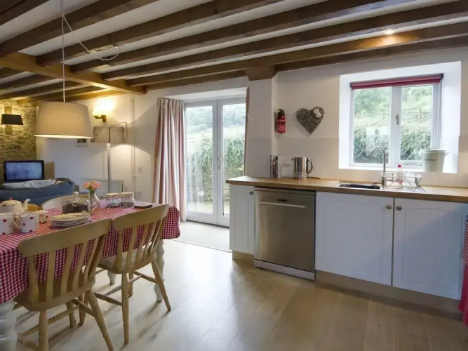 Whitcombe Cottage