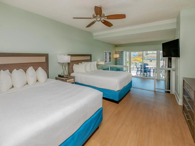 Commander Hotel & Suites