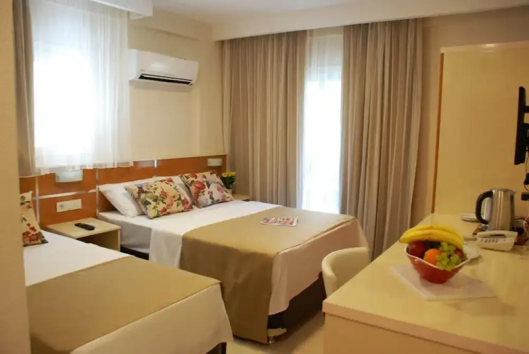 Palm Beach Hotel
