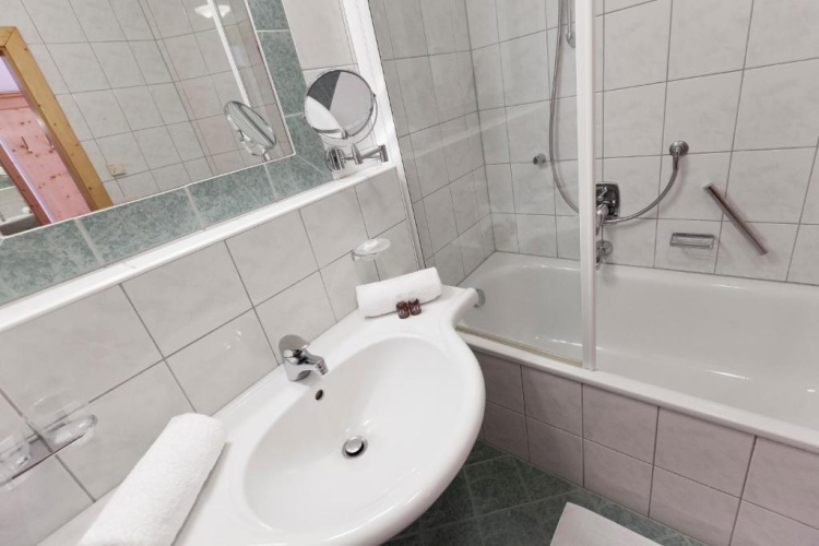 Standard Triple room with balcony