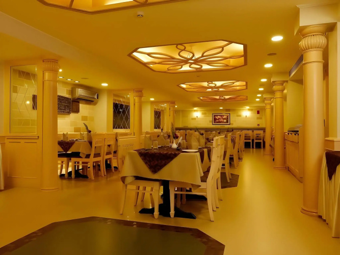 OYO Premium Alleppey Iron Bridge