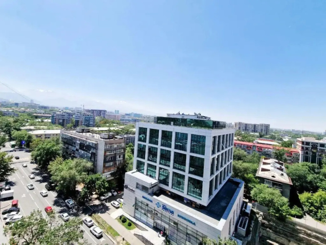 Apartment on Batyr 41