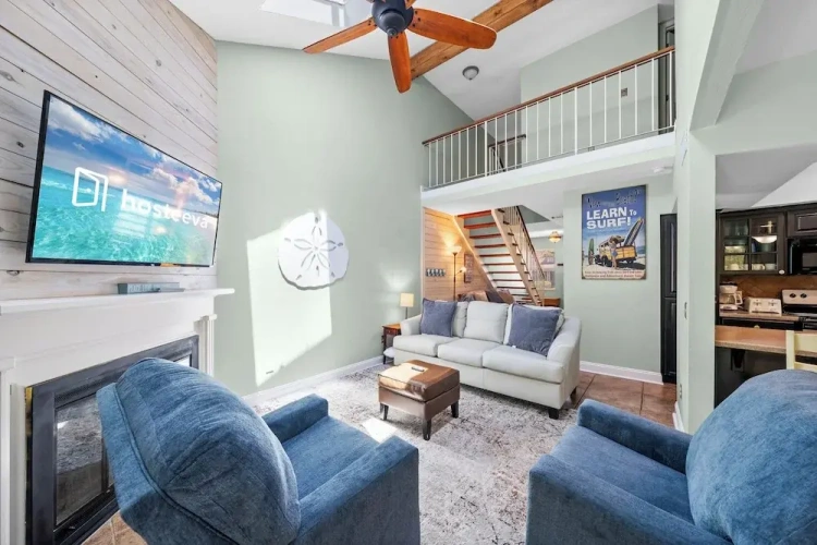 2 Bedrooms Standard Family room with balcony and with garden view