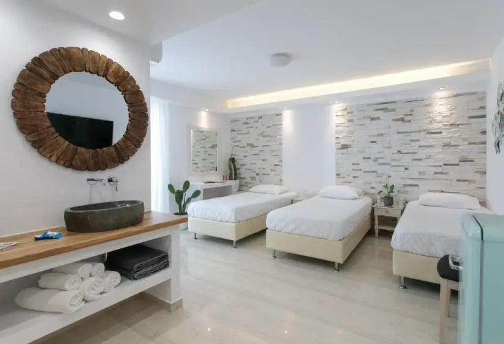 Standard Triple room