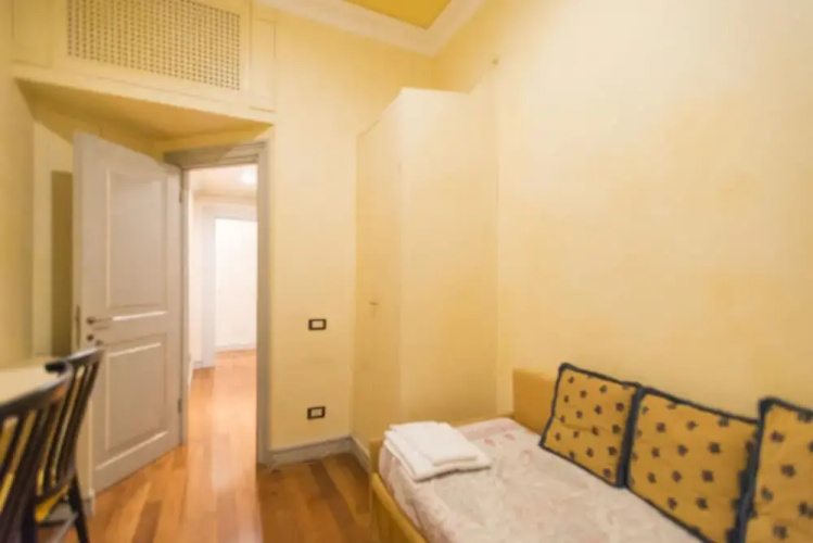 lolART luxury at Spanish Steps