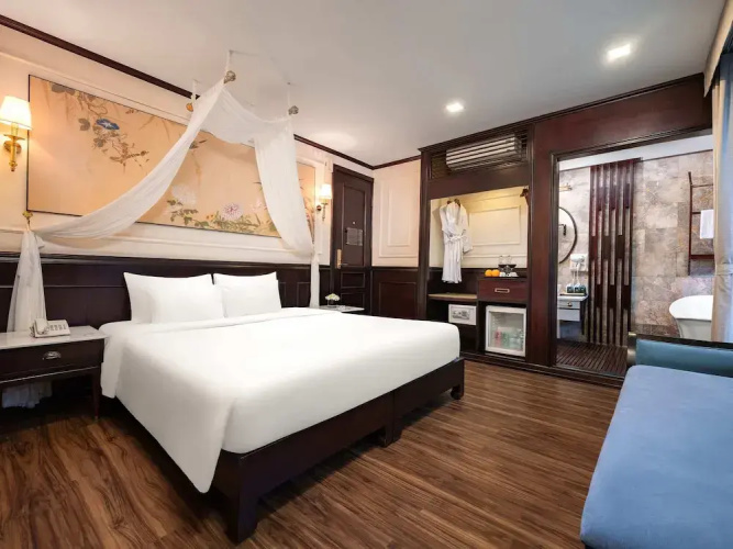 Amanda Luxury Cruise