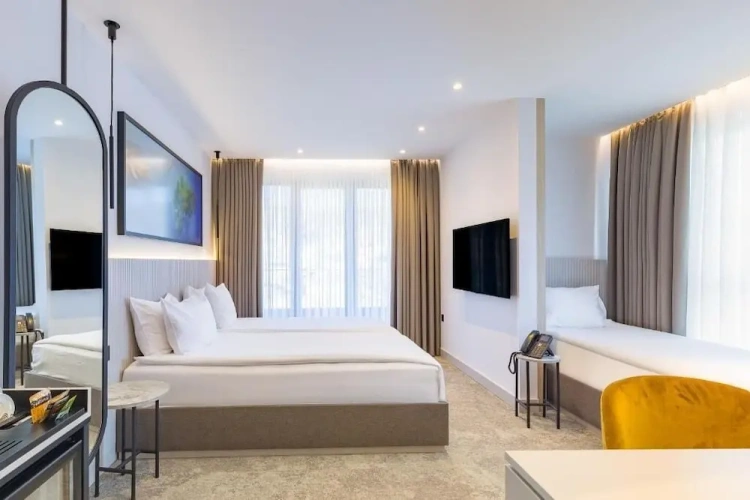 Superior Triple room