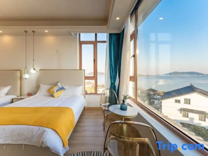 6 Bedrooms Suite