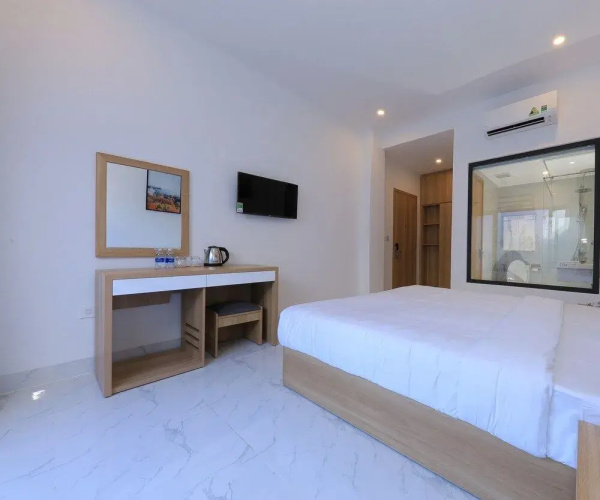 Golden Bay Hotel