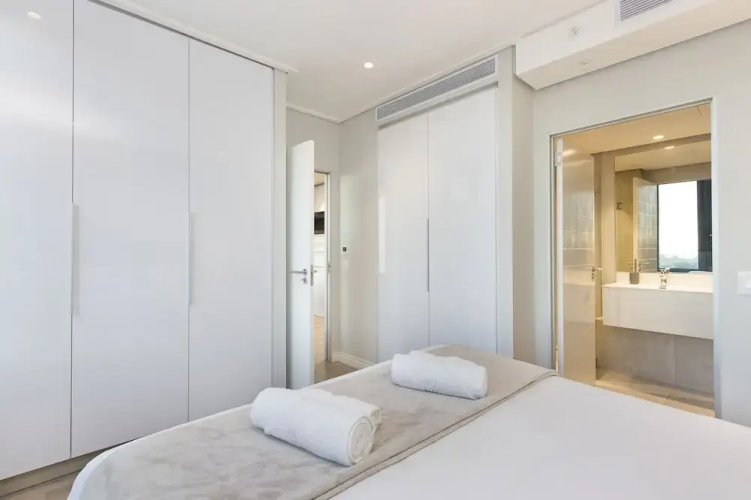16 On Bree Unit 2117