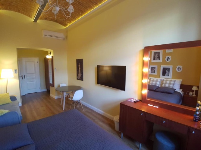 Deluxe Double room with city view