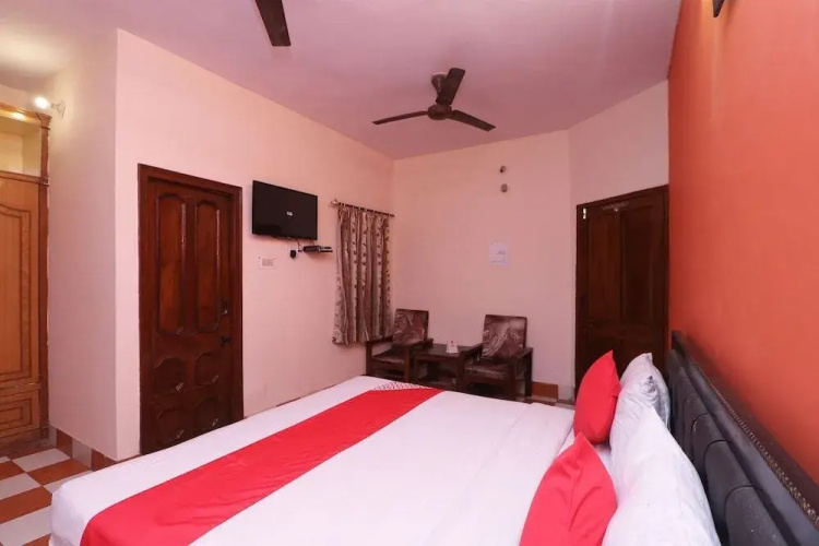 Megha Yatri Niwas Guest House