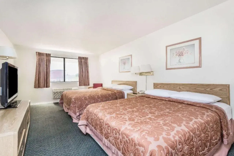 Super 8 By Wyndham Phoenix Metro North