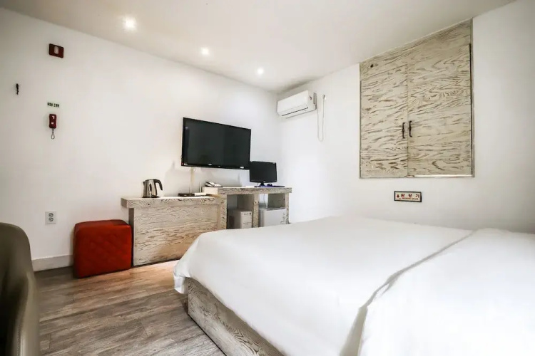 Apple Hotel