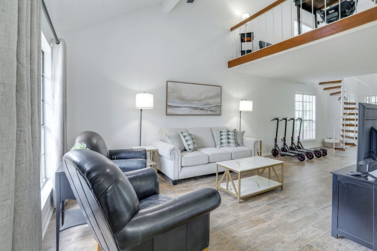 2 Bedrooms Apartment