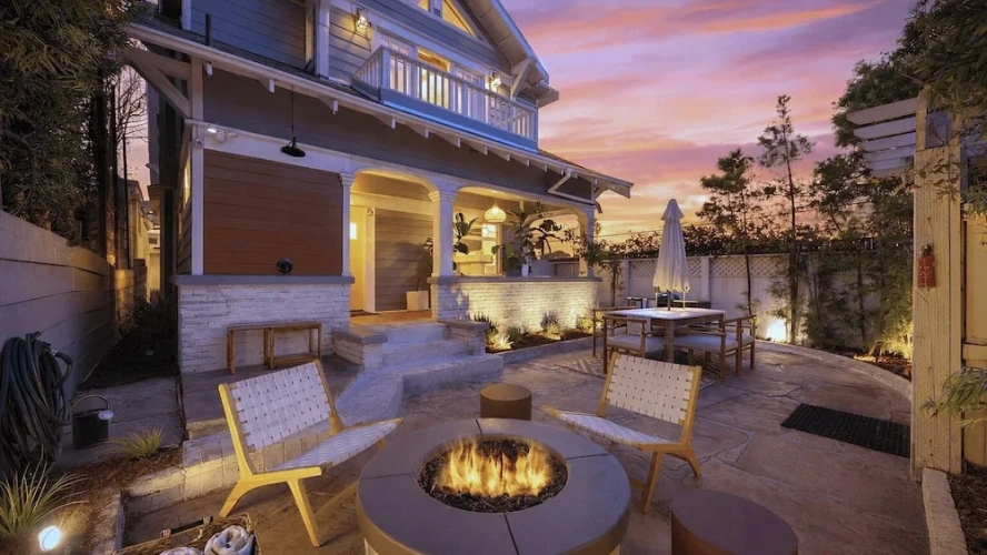 4 Bedrooms Cottage with balcony