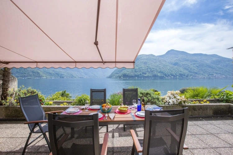 Double Family Apartment with lake view