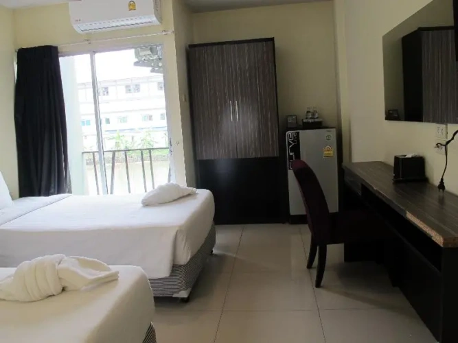 Standard Twin room with balcony