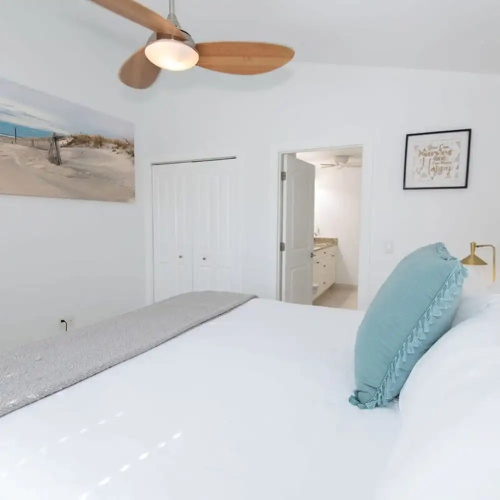Clean Spacious Waterfront 2bd 2ba Sleeps 8