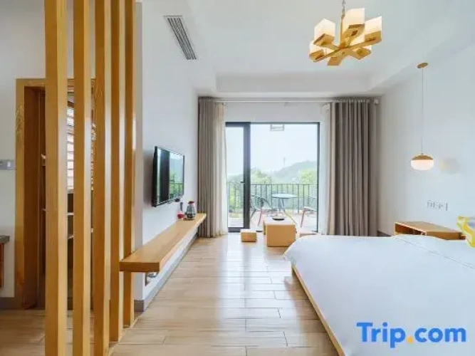6 Bedrooms Suite