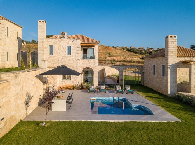 3 Bedrooms Villa