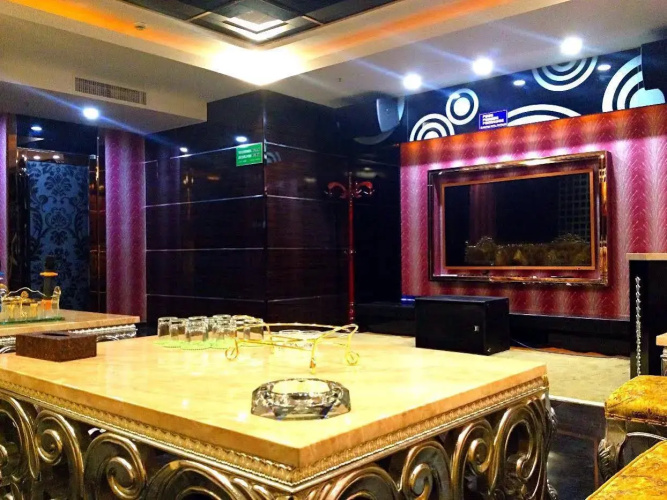 Kunshan Dianshan Lake Century Hotel