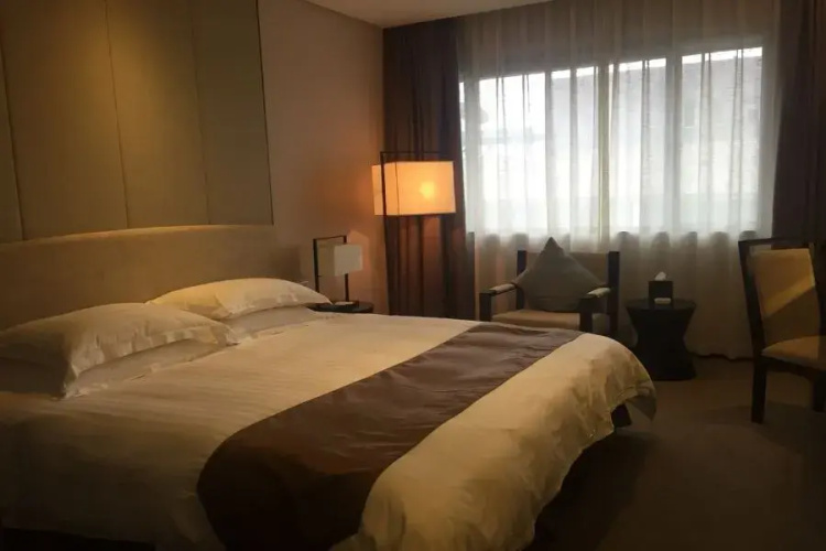 Fengqi Hotel