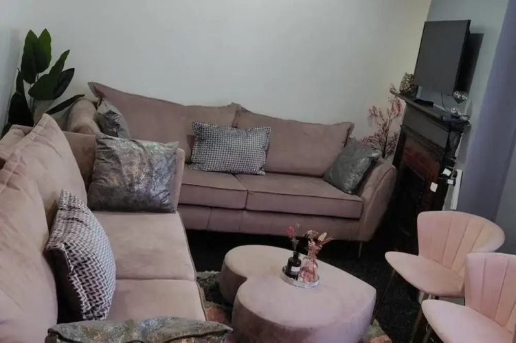 1 Bed - Sleeps 4 - Wolverhampton City Centre