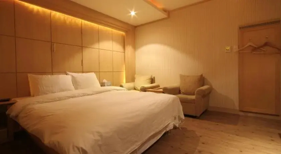 Utopia Hotel