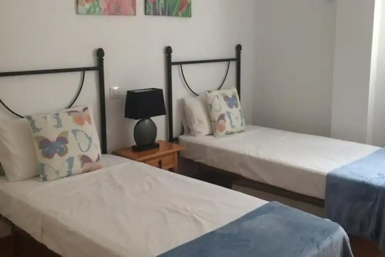 Seaview Balcony - 3 Bedroom Apartment Sleeps 6