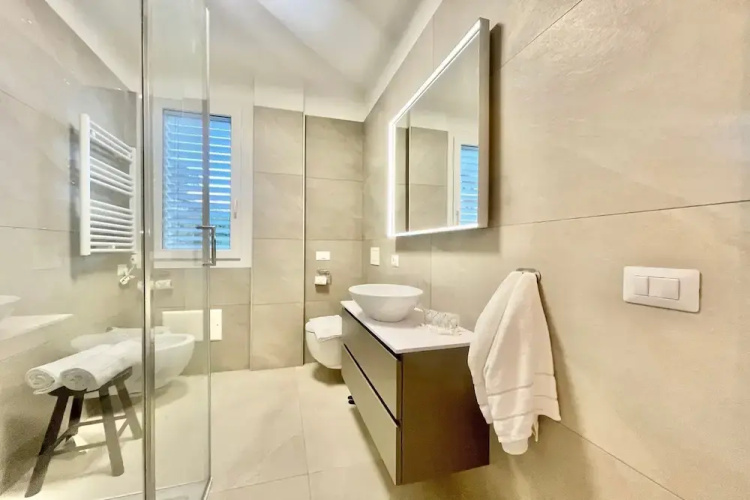 Modern House Apartment 4