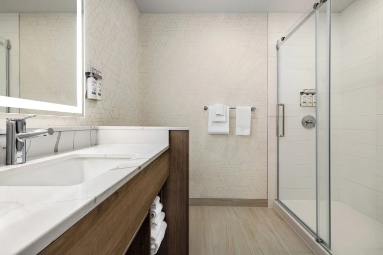Quadruple Suite
