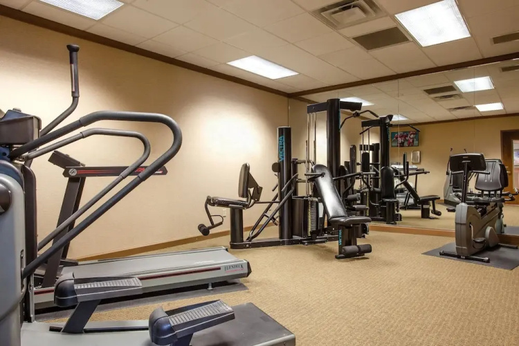 Best Western Dekalb Inn & Suites