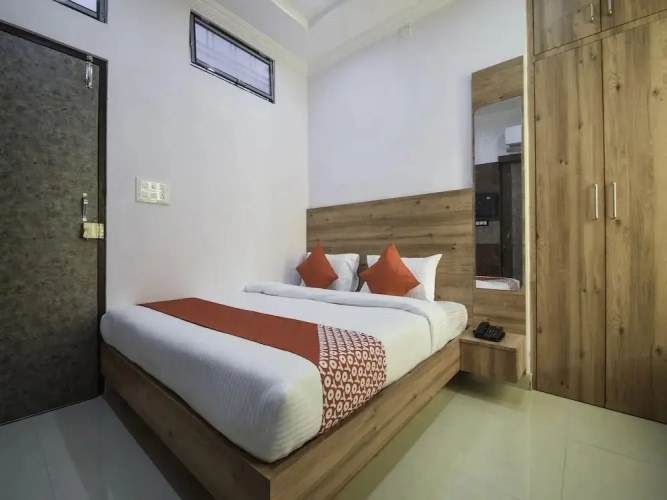 Yash Palace By OYO Rooms