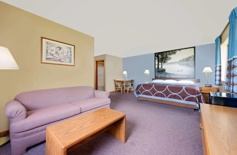 Super 8 By Wyndham Chariton