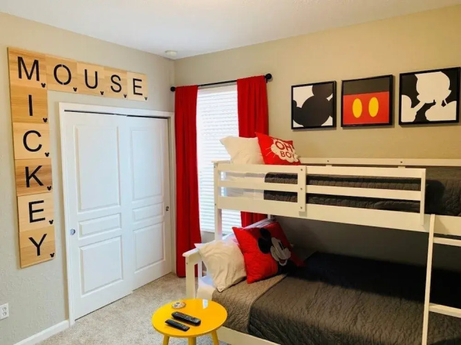 4 Bed / 4 Bath Villa on Windsor Hills Home