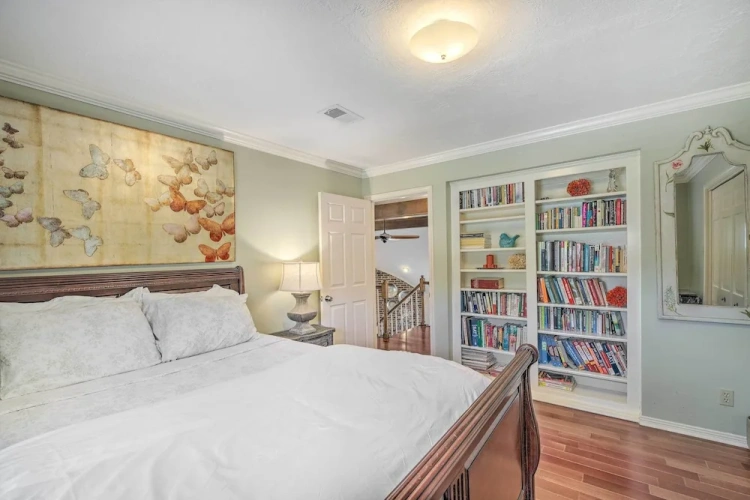 4 Bedrooms Cottage