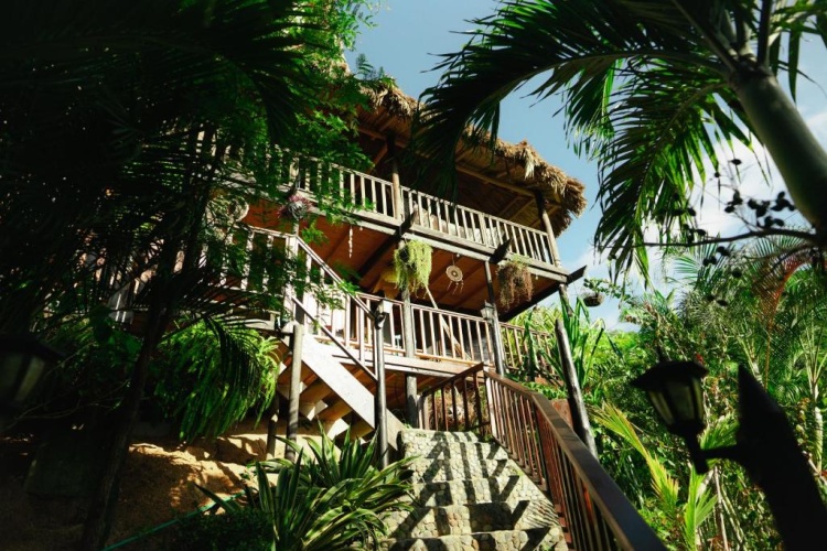 2 Bedrooms Villa