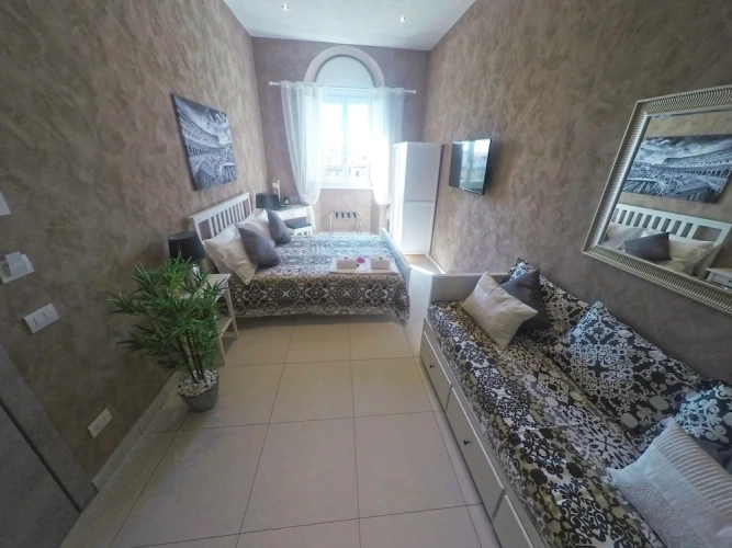 Superior Triple room with city view