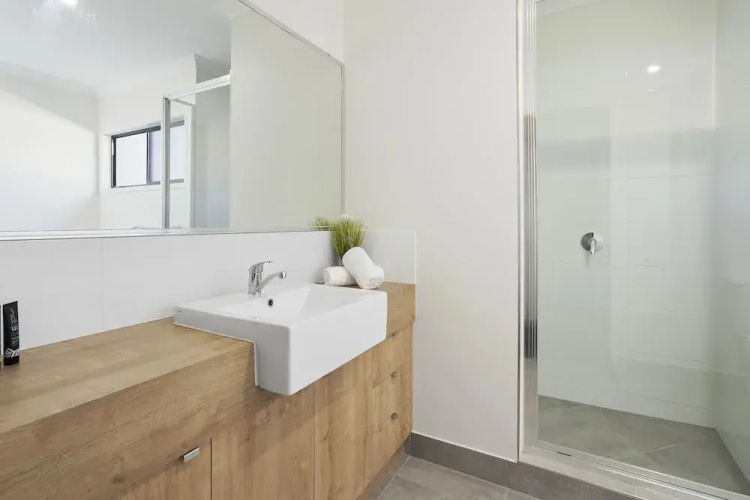 WHITSUNDAY Spacious & Comfortable, Moments from Picturesque Boardwalk
