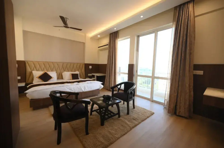 Fairvacanze Inns & Suites Lucknow