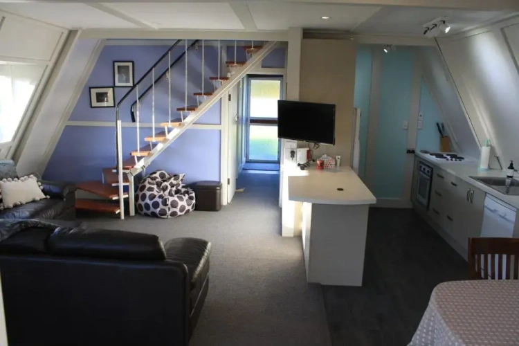 3 Bedrooms Cottage