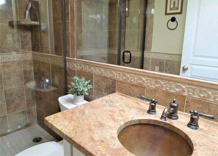 112 Chilton - 2 Bedroom Condo