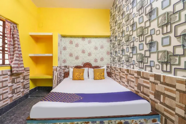 Hotel Rahul by OYO Rooms