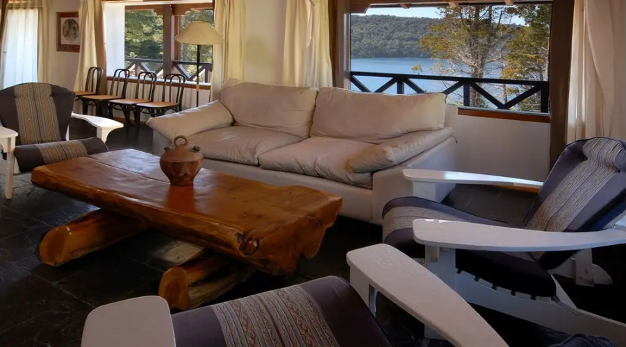 Fantastic 4Bedr Chalet Lake Views HV8