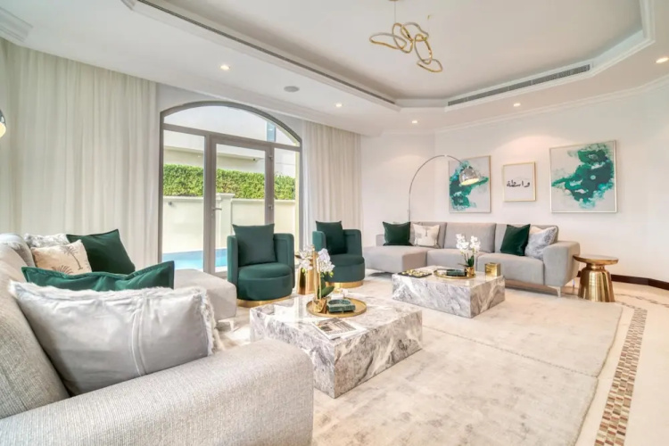 Beachfront 5BR Villa w Private Pool at the Palm