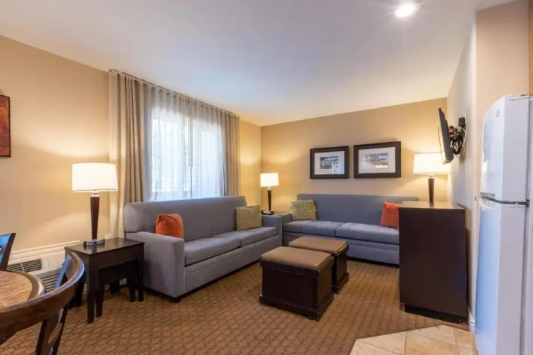 1 Bedroom Deluxe Suite