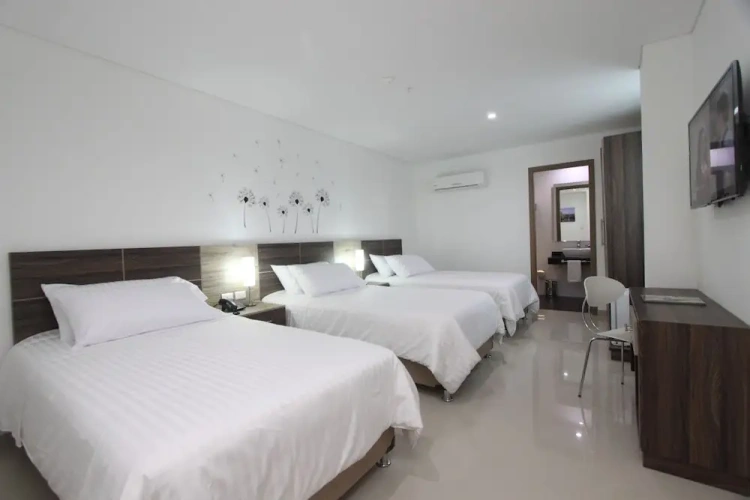 Standard Triple room