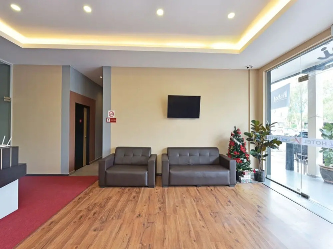 SUPER OYO 90701 Venomi Hotel