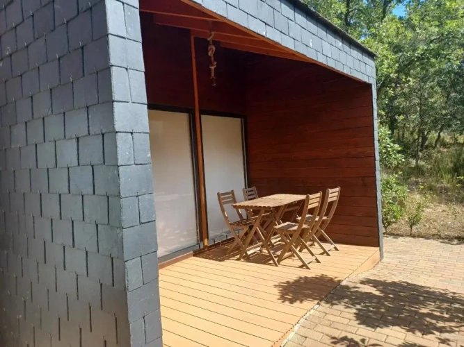 2 Bedrooms Bungalow